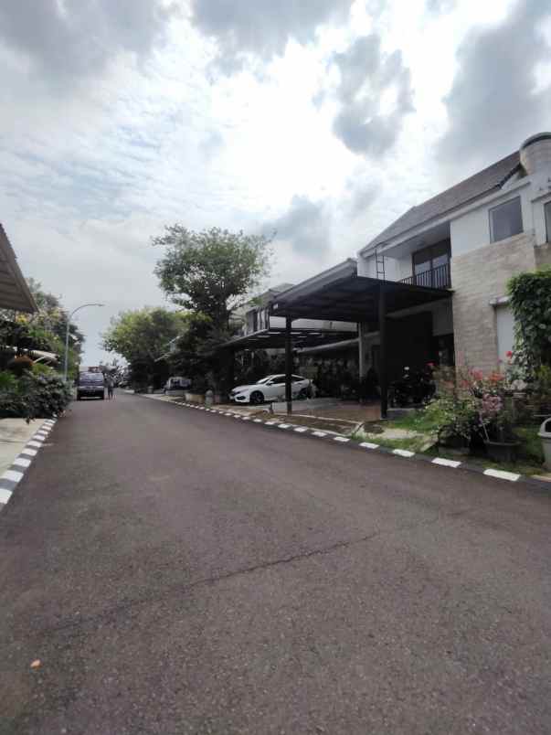 rumah second dalam komplek perumahan di ciracas jaktim
