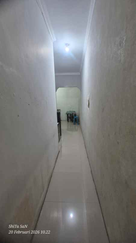 rumah second dengan tanah luas di pancoran mas depok