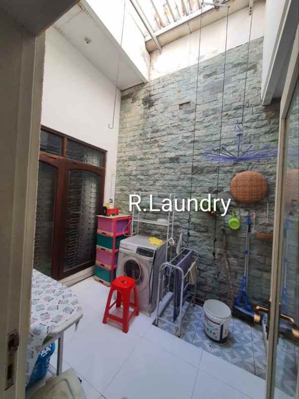 rumah second minimalis di mulyosari