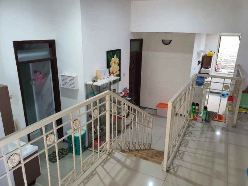 rumah second minimalis di mulyosari