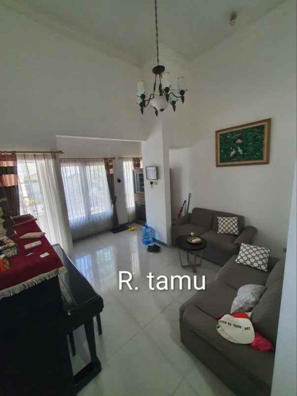 rumah second minimalis di mulyosari
