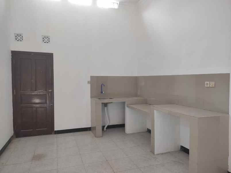 rumah sewa luas di palagan sleman