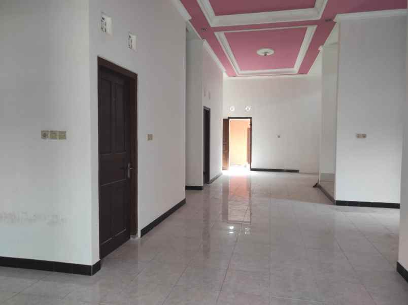 rumah sewa luas di palagan sleman