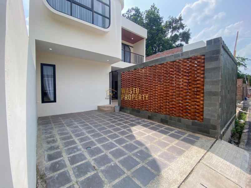 rumah siap huni 2 lantai dalam cluster di maguwoharjo