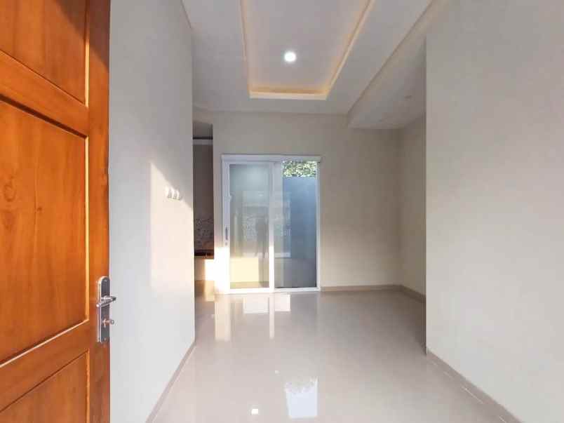 rumah siap huni carport lebar di kalasan sleman