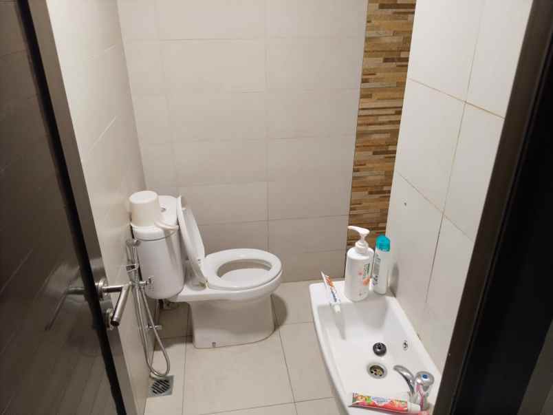 rumah siap huni cluster burgundy summarecon bekasi
