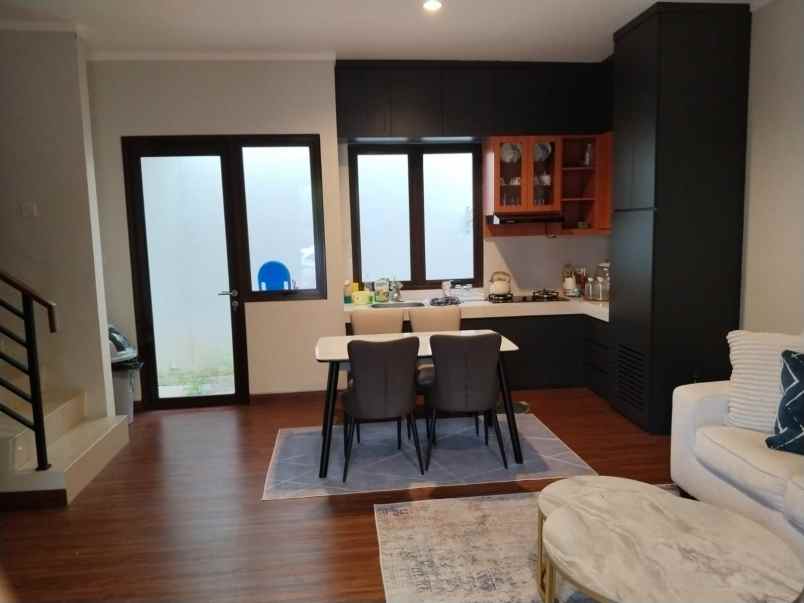 rumah siap huni cluster burgundy summarecon bekasi