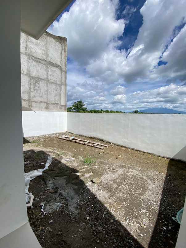 rumah siap huni dengan akses mudah dan suasana tenang