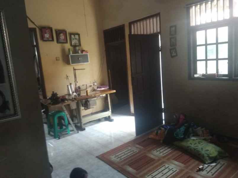 rumah strategis pinggir jln nasional