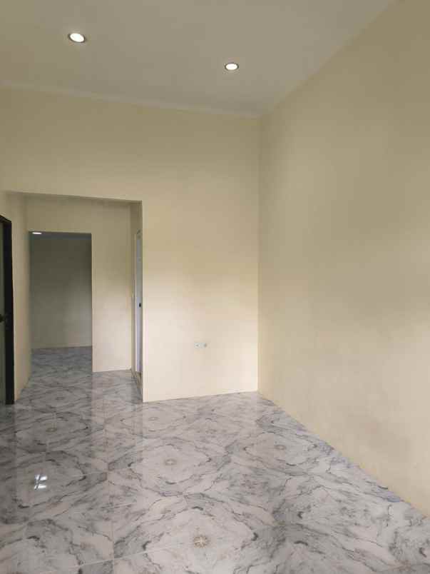 rumah sudah renovasi total didaerah cipondoh tangerang