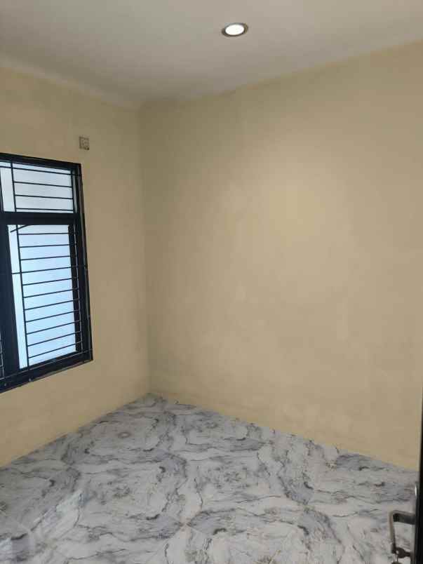 rumah sudah renovasi total didaerah cipondoh tangerang