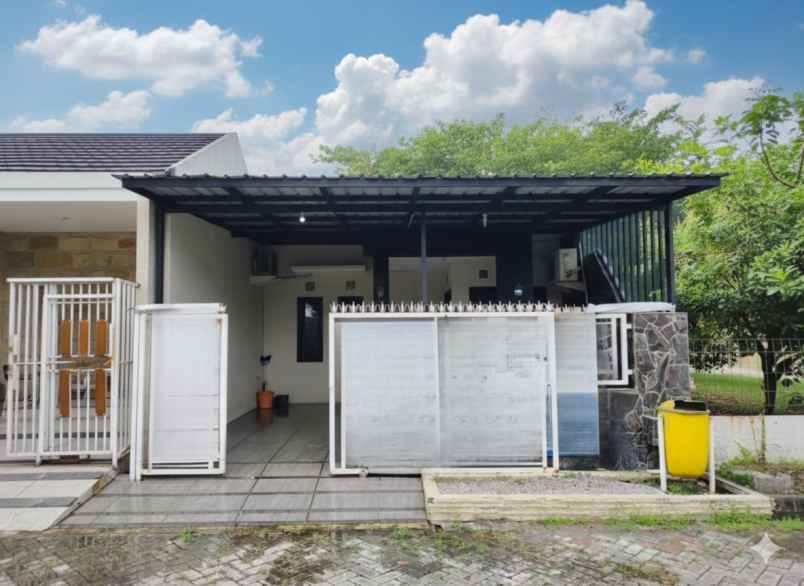 rumah sukolilo dian regency siap huni