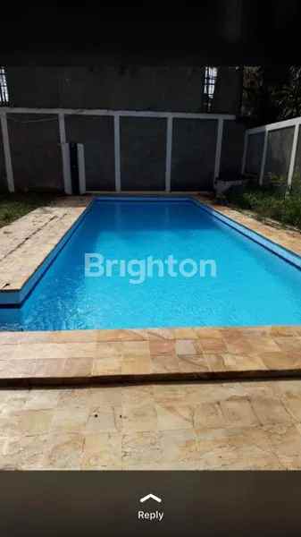 rumah super mahal nyaman serta luas plus kolam renang