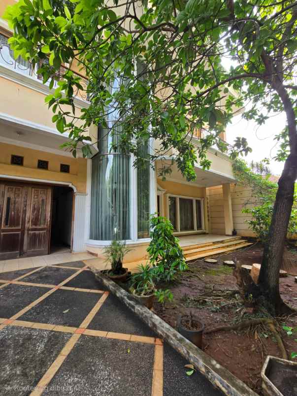 rumah tanah luas akses lebar di pondok kelapa