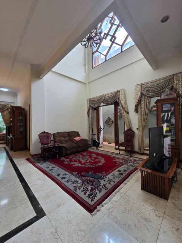 rumah tanah luas akses lebar di pondok kelapa