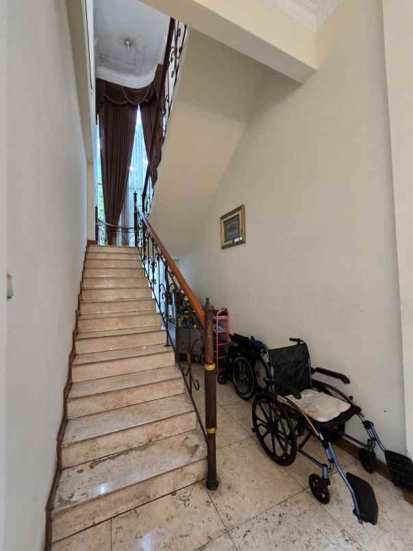 rumah tanah luas akses lebar di pondok kelapa