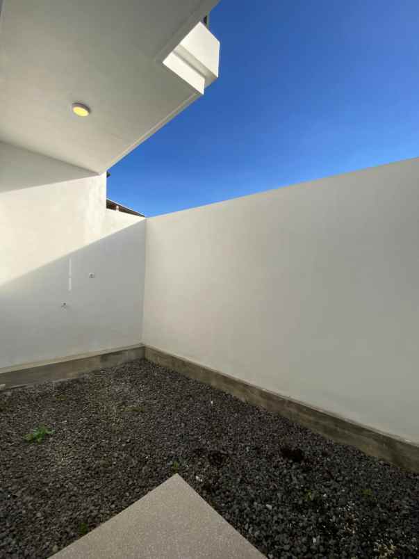 rumah villa siap huni lokasi di batu
