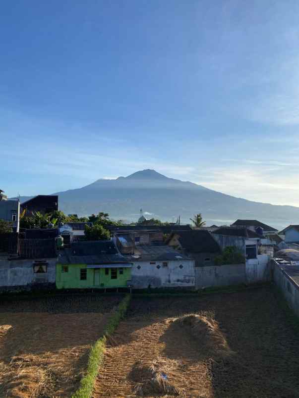 rumah villa siap huni lokasi di batu
