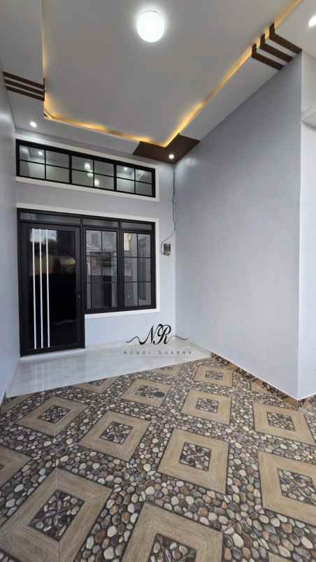 semi furnished rumah siap huni lokasi strategis