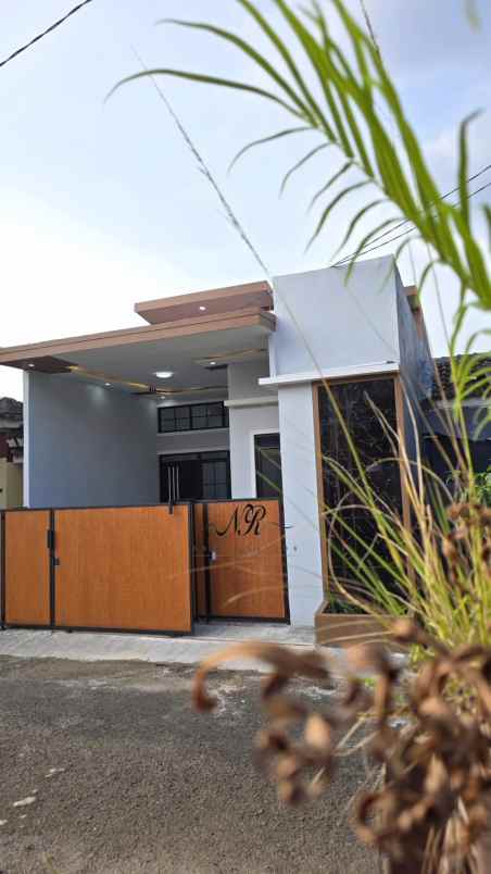 semi furnished rumah siap huni lokasi strategis