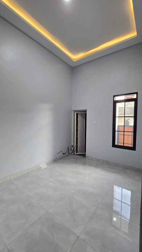 semi furnished rumah siap huni lokasi strategis