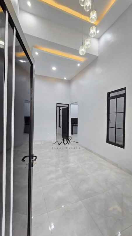 semi furnished rumah siap huni lokasi strategis