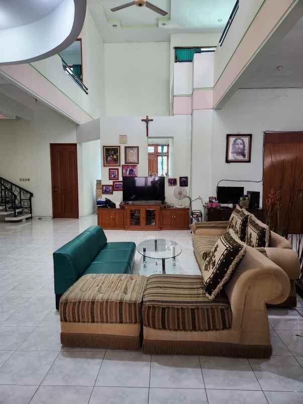 sutorejo surabaya row jalan 15 meter 2 lantai