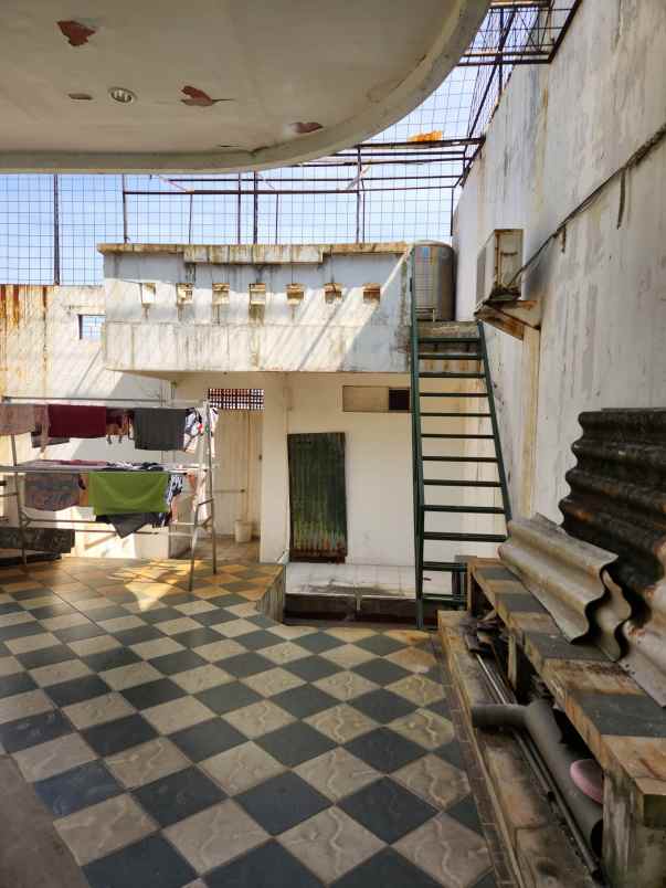 sutorejo surabaya row jalan 15 meter 2 lantai