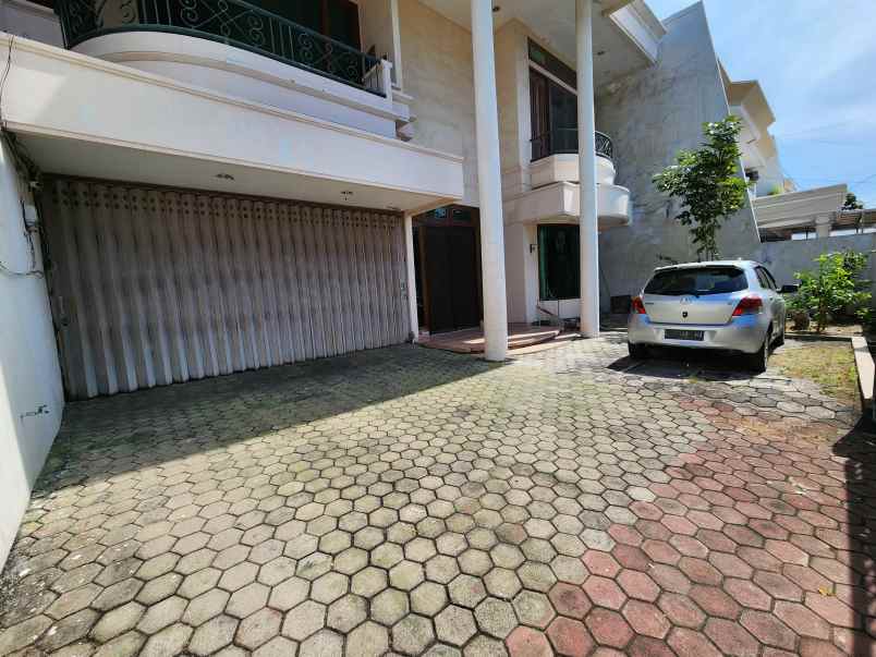 sutorejo surabaya row jalan 15 meter 2 lantai