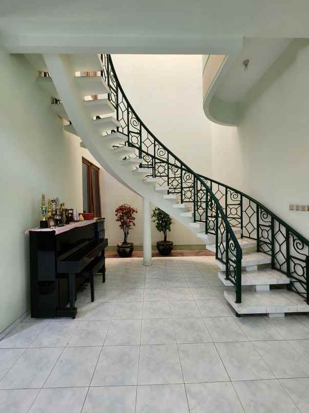 sutorejo surabaya row jalan 15 meter 2 lantai