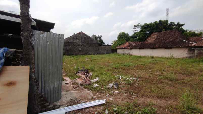 tanah 211 m dekat kampus uii