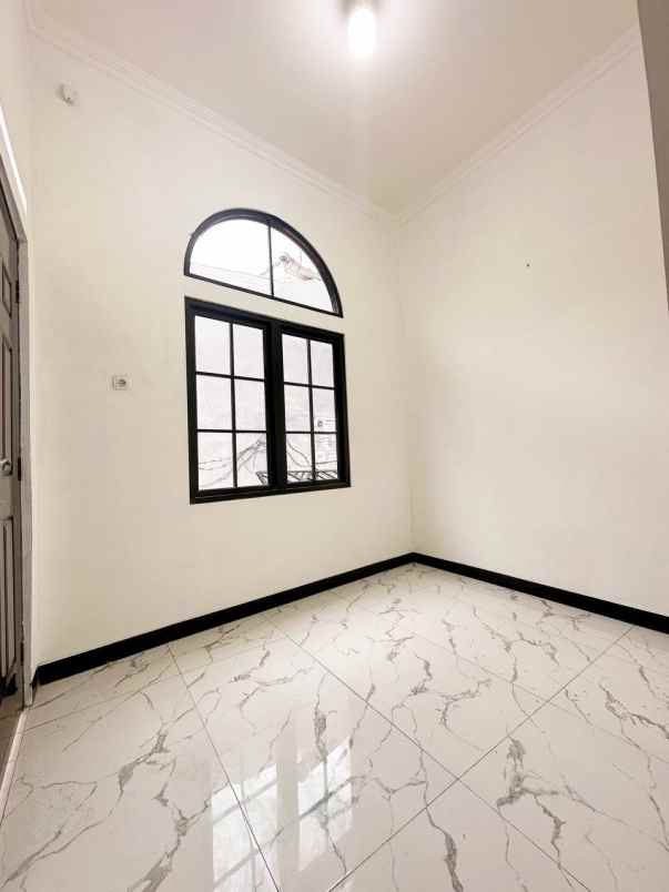 townhouse 3 lantai dengan rooftop di batu ampar