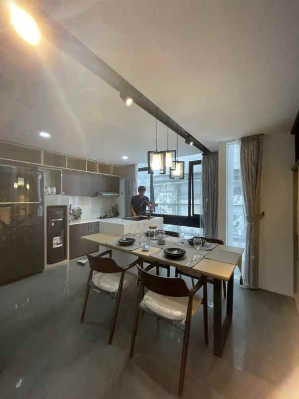 townhouse mewah mampang prapatan jaksel