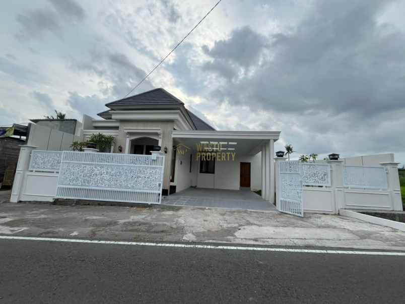 villa design klasik tanah luas di jalan besi jangkang