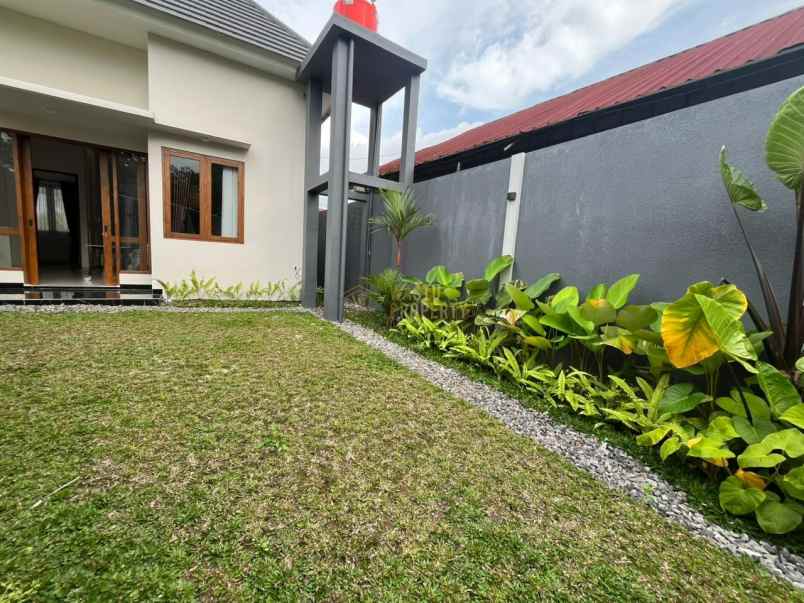 villa design klasik tanah luas di jalan besi jangkang