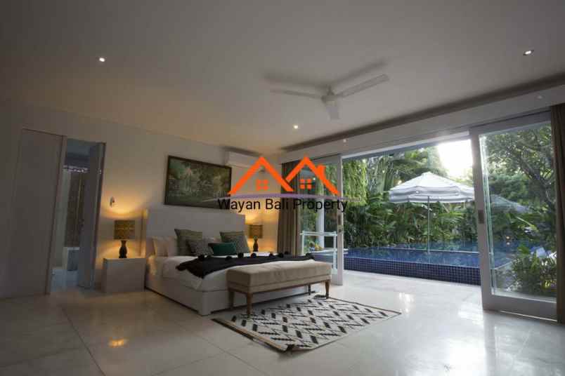 villa jalan bukit permai