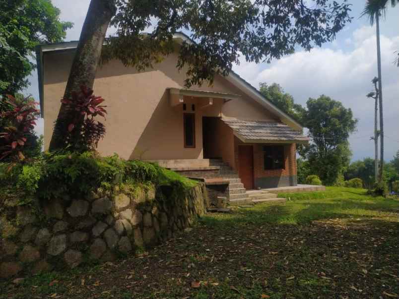 villa jl raya pasir angin gunung