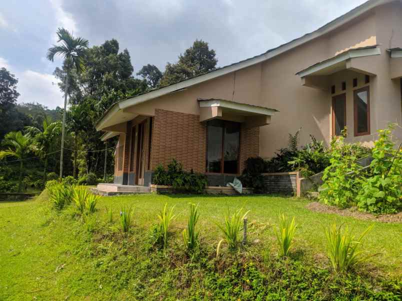 villa jl raya pasir angin gunung