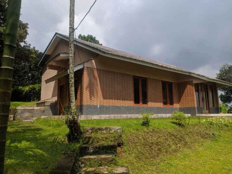 villa jl raya pasir angin gunung