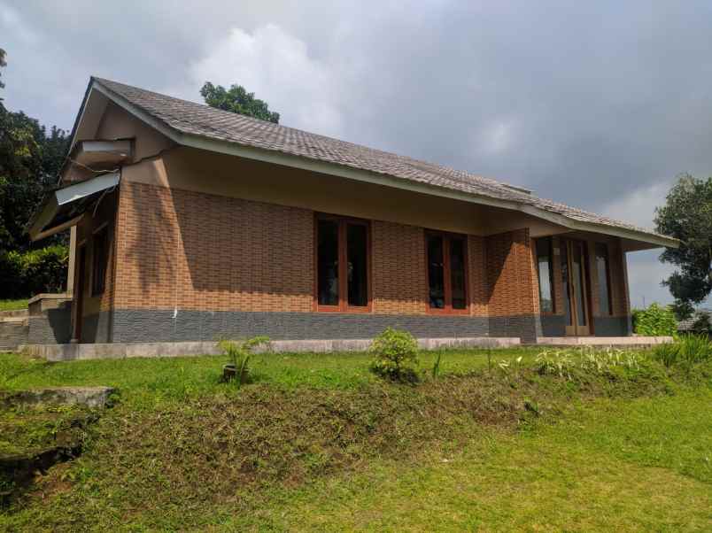 villa jl raya pasir angin gunung