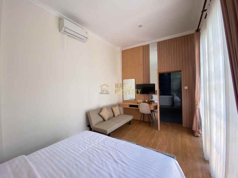 villa mewah dan cantik 3 menit dari wisata tera view