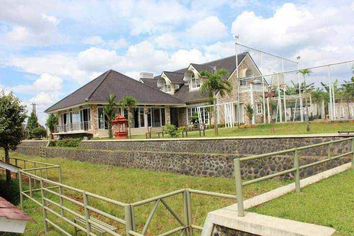 villa resort mewah di cibungbulang dekat ipb bogor