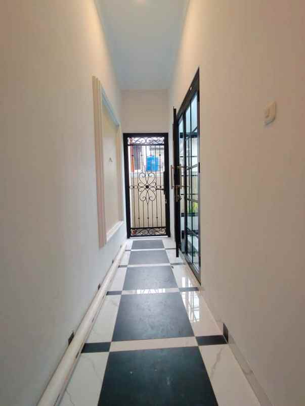 brand new house modern classic di jagakarsa jaksel