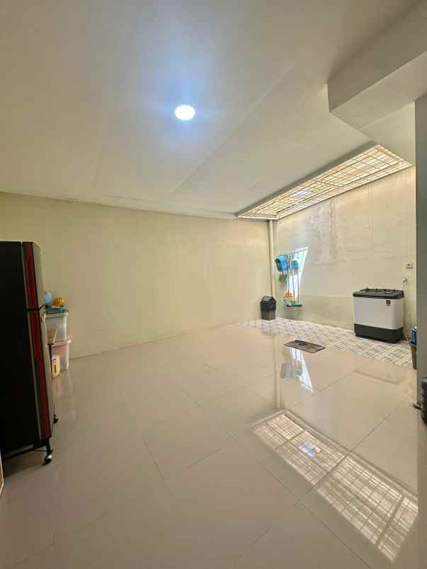 dijual cepat rumah luas modern medan johor