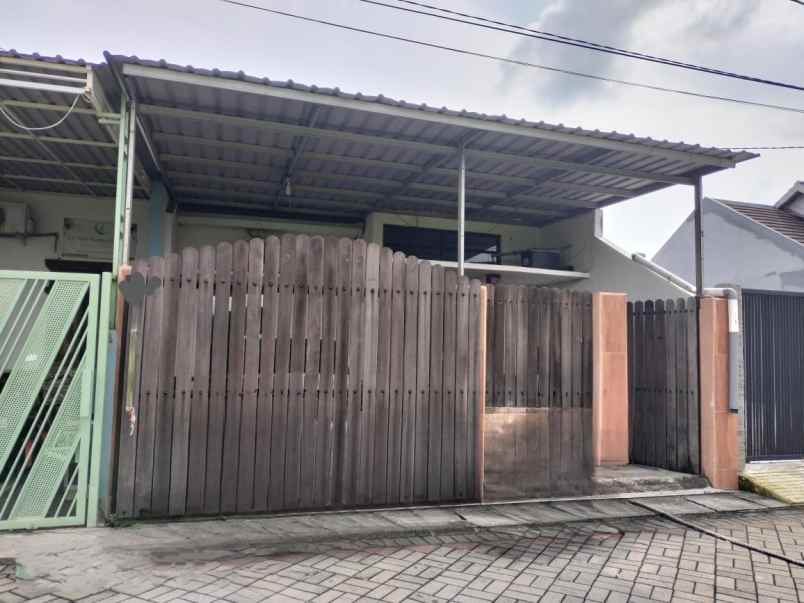 dijual cepat rumah siap huni di perum kebraon surabaya