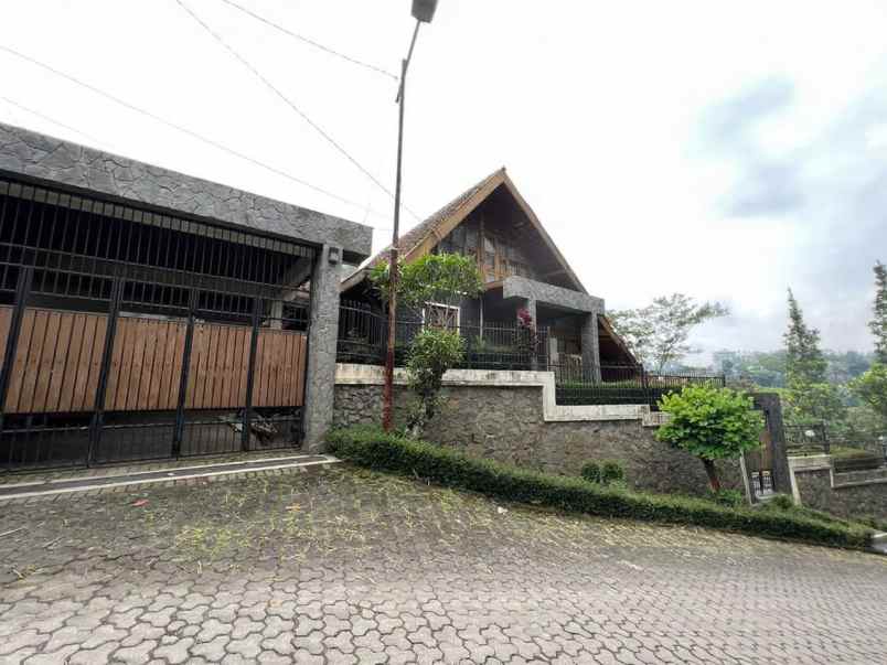 dijual cepat villa dago bandung coblong jawa barat