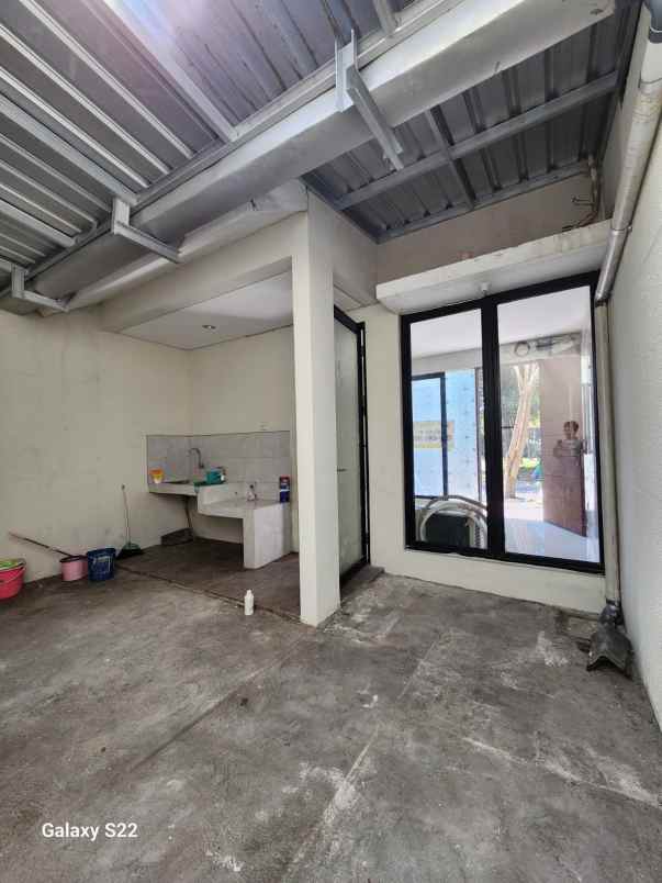 dijual disewakan rumah northwest lake citraland utara