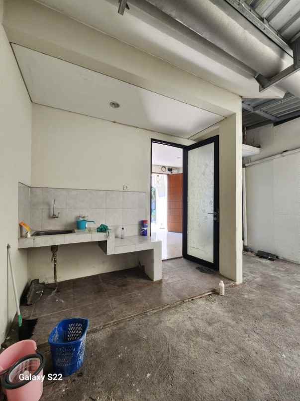 dijual disewakan rumah northwest lake citraland utara