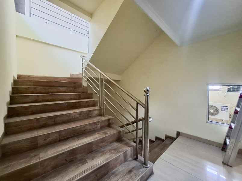 dijual hotel budget aktif di kemayoran jakarta pusat