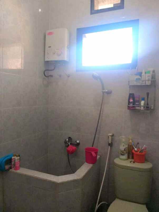 dijual kost cengger ayam